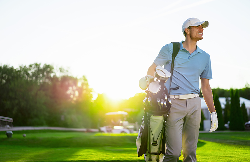 Traveling with golf clubs made easy using ShipGo