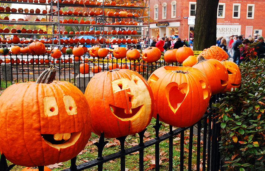 cool places to visit for halloween